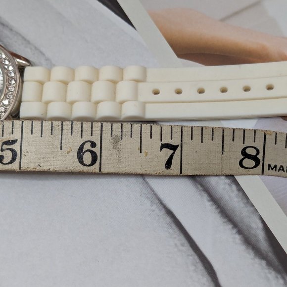 Unisex Wrist Watch Classic Men or Women 1990s Wristwatch Working Faux Chrono - Picture 8 of 8